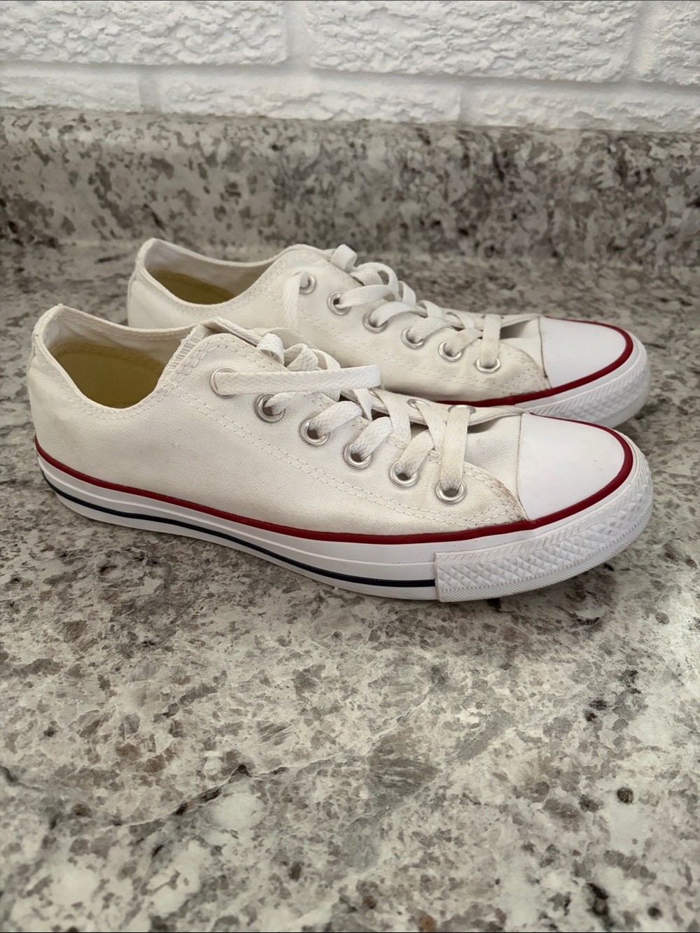 Converse Chuck Taylor All Star White Low-Top Canvas Sneakers. Women’s size 7